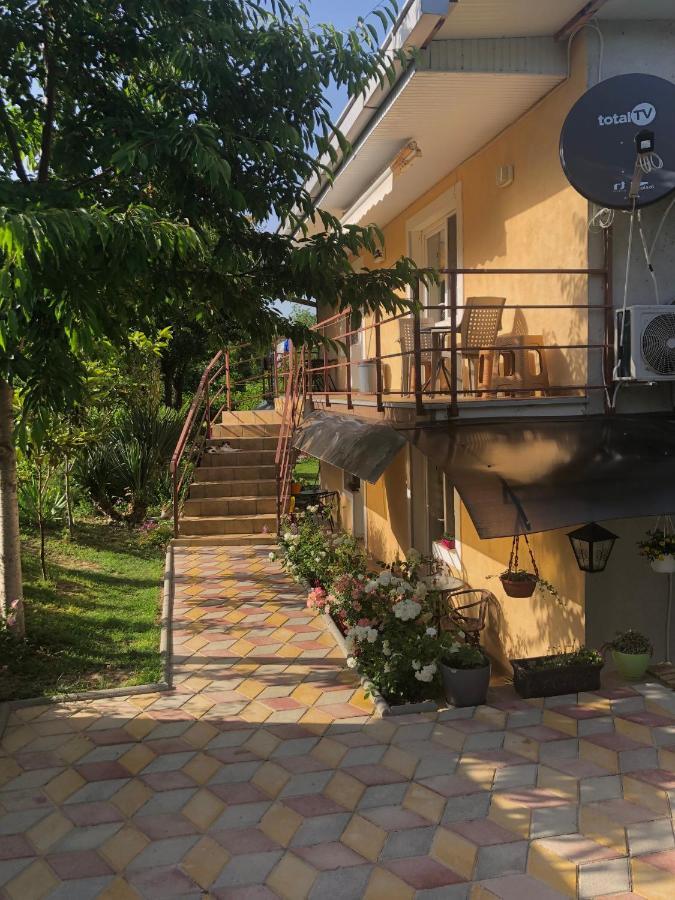 Pe-ko Apartment *